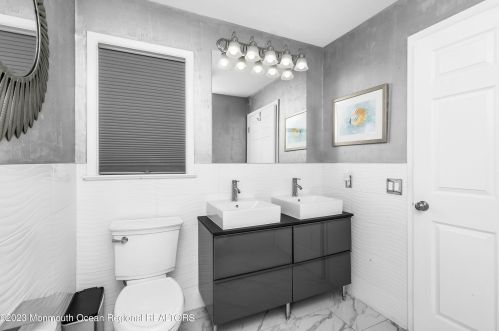 1120 Sycamore Ave, Tinton Falls NJ 07724-3237 exterior