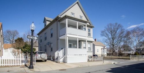 327 Court St, New Bedford, MA 02740-3707