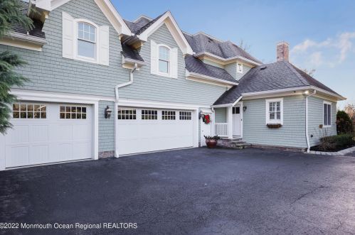 21 Vista Dr, Little Silver NJ  07739-1611 exterior