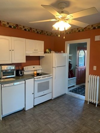 21 Cres St, Whitman MA 02382-2406 exterior