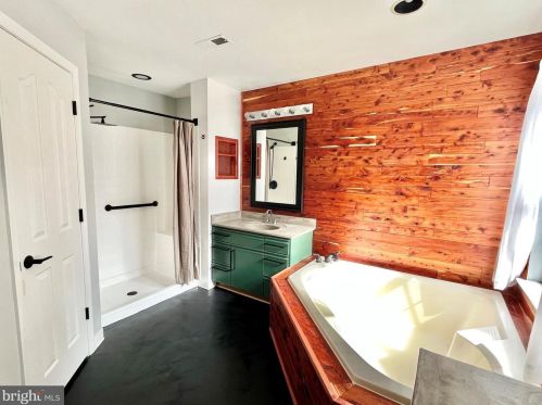 5484 Wooded Way, Columbia MD  21044-5722 exterior