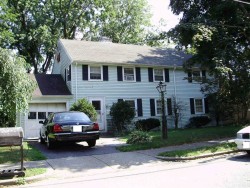 121 Fessenden St, Newton, MA 02460-1131