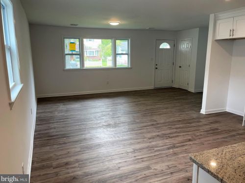 124 Hannold Blvd, West Deptford NJ  08096-1815 exterior