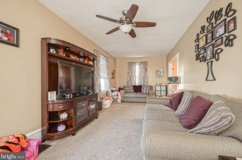 523 Lincoln Ave, West Deptford NJ 08066-1136 exterior