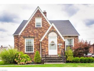 3141 140th St, Cleveland, OH 44111-1418