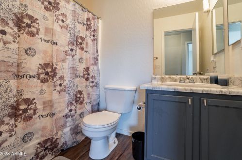 1818 63rd Dr, Phoenix AZ  85043-5748 exterior