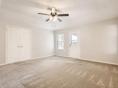 7032 Greenview Cir, Fort Worth TX 76120-1343 exterior