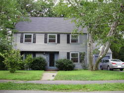 37 Grayson Ln, Newton, MA 02462-1020