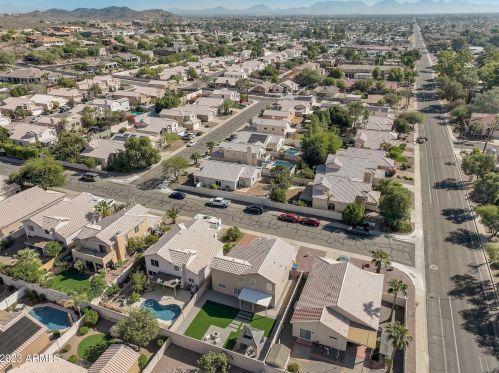 17806 13 Pl, Phoenix AZ 85014-1119 exterior