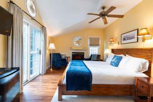 407 Old Harbor Rd, Chatham MA 02633-2375 exterior