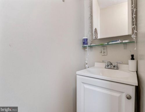 2013 15 St, Philadelphia PA 19121-2301 exterior