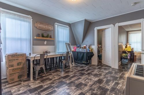 285 Earle St, New Bedford MA 02746-1814 exterior