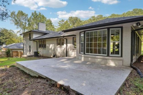 2022 Deren Way, Atlanta GA  30345-3710 exterior