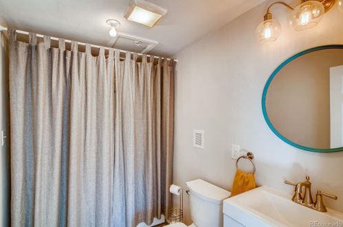 3384 Corona St, Englewood CO 80113-2827 exterior