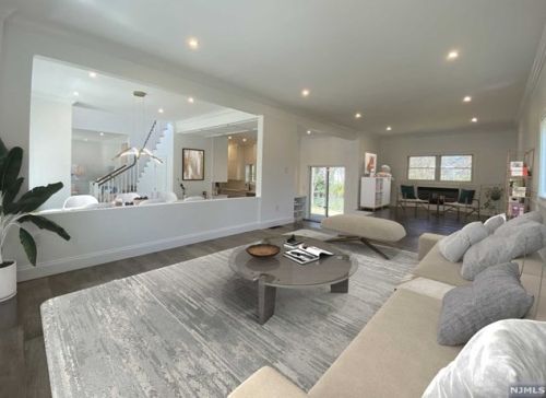 73 Merritt Ave, Cresskill NJ  07626-2419 exterior