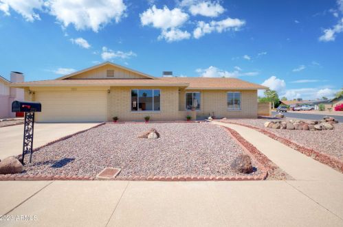 3251 Christy Dr, Phoenix, AZ 85029-4200