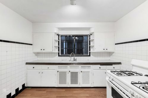 1830 Oak Park Ave, Forest View IL 60402-1708 exterior