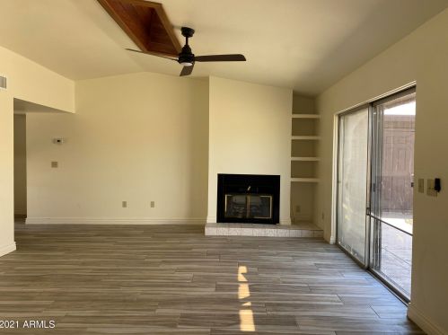 3830 Crittenden Ln, Phoenix AZ  85019-4012 exterior