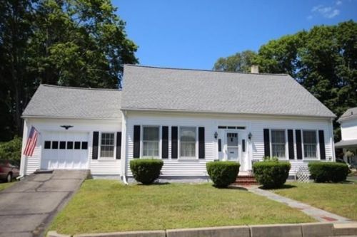 73 Clifford St, Taunton, MA 02780-2933