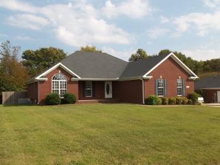 16 Oak Point Dr, Fayetteville, TN 37334-3783