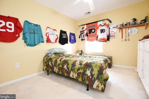 116 Cypress Ct, West Deptford NJ  08096-5154 exterior