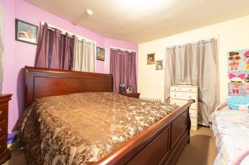 143 Lowell St, Methuen MA 01844-6825 exterior