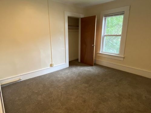 14 Parker Ave, Montgomery MA 01085-1518 exterior