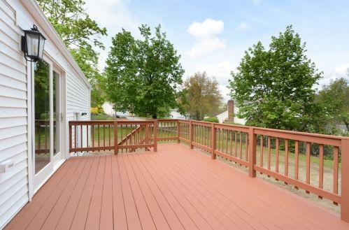 97 Floral St, Shrewsbury MA  01545-3225 exterior