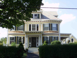 511 Watertown St, Newton, MA 02460-1452