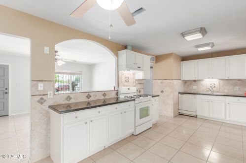 8634 3 St, Phoenix AZ 85004-2020 exterior