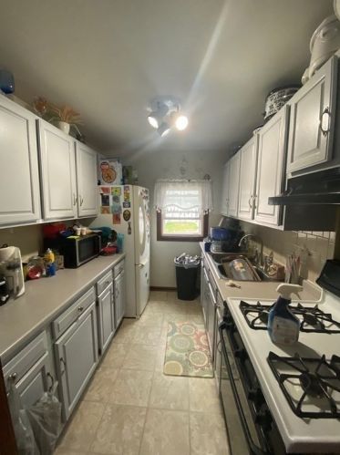 136 Horton St, Fall River MA 02723-3100 exterior