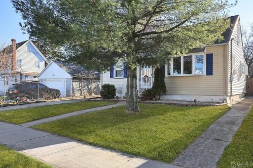 19 Jeanette St, Carteret NJ  07008-3131 exterior