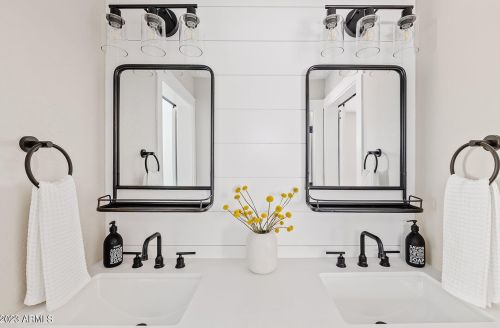 4225 34th Pl, Phoenix AZ  85018-4737 exterior