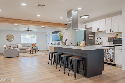 3320 Claire Dr, Phoenix AZ 85032-4933 exterior