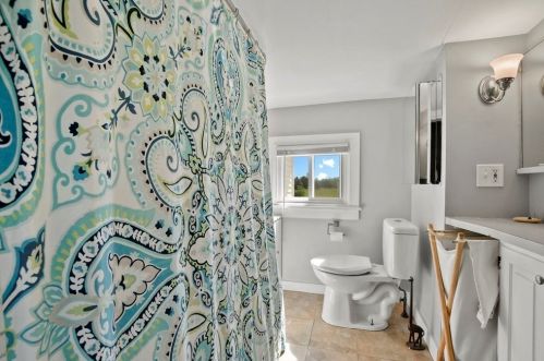 9 Eagle Hl Rd, Ipswich MA 01938-1305 exterior