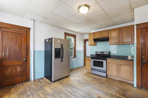 14 Frank St, Worcester MA 01604-1015 exterior