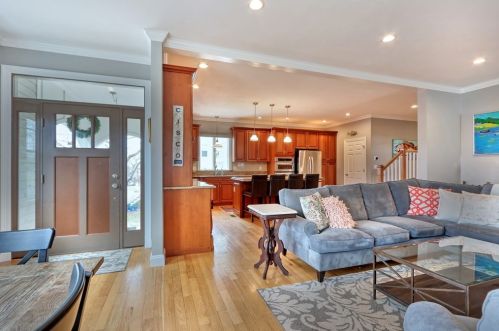 122 Mayflower Rd, Quincy MA  02171-1341 exterior