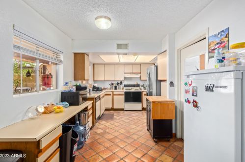 1444 Carson Rd, Phoenix AZ  85041-6711 exterior