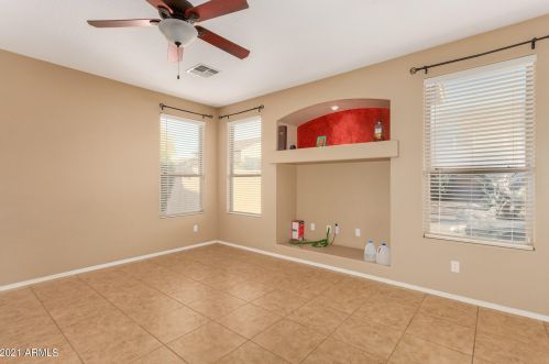 2607 Apollo Rd, Phoenix AZ 85042-5381 exterior