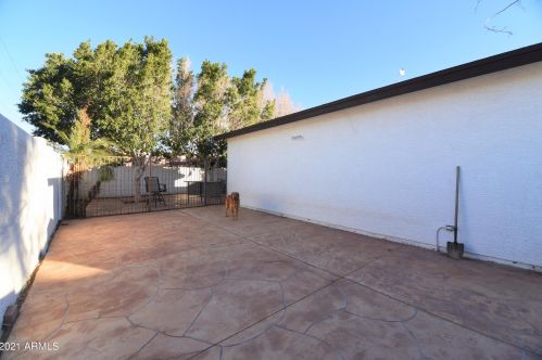 1932 Alta Vista Rd, Phoenix AZ 85041-5443 exterior