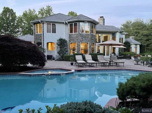 354 Madison Ave, Cresskill NJ 07626-1338 exterior