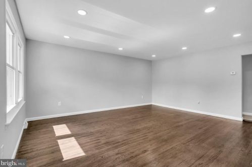 23 Wellington Pl, Burlington NJ  08016-3329 exterior