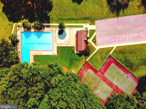 405 Durham Ct, West Deptford NJ  08051-2020 exterior