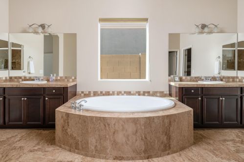 10015 6 Pl, Phoenix AZ 85085 exterior