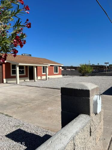 2102 71 Ave, Phoenix AZ 85033-1460 exterior