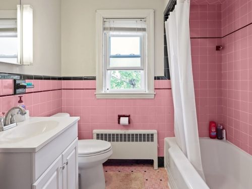 323 Nevada St, Newton MA 02460-1466 exterior