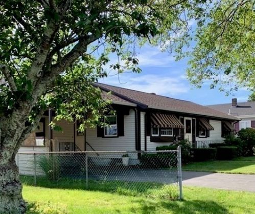 129 Seabury St, New Bedford MA 02745-5149 exterior