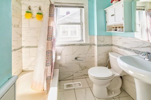 34 Lawn Ave, Quincy MA 02169-7336 exterior