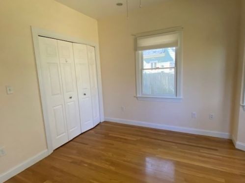 228 Woodcliff Rd, Newton MA 02461-2128 exterior