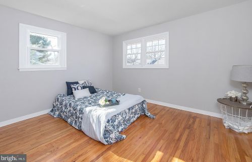 7 Nassau Ave, West Deptford NJ 08066-1120 exterior